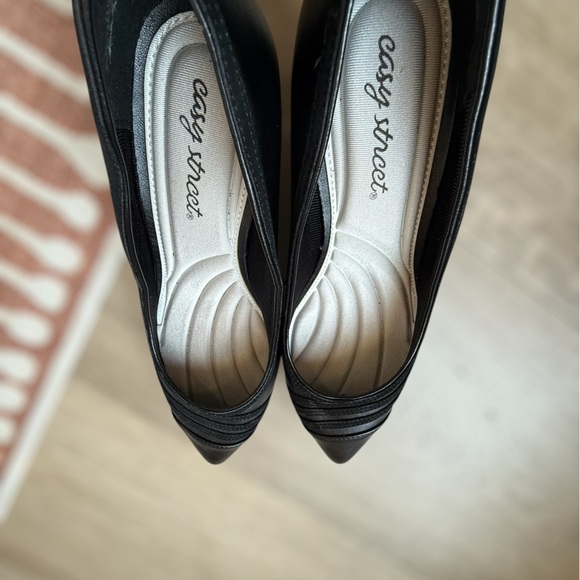 Easy Street Classic Nobel Black Pointed Toe Kitten Heels 7.5 M Wedding Office - Picture 6 of 9